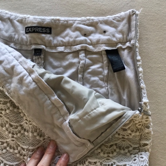 Express Lace Hi-waist Shorts - Picture 3 of 4
